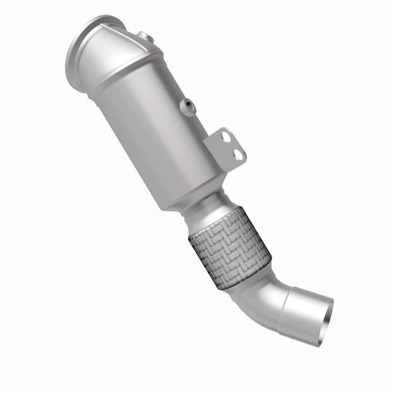 MagnaFlow OEM Grade Direct-Fit Catalytic Converter - BMW X5 / X3 2018-2024 - Front Underbody, 360 degree view