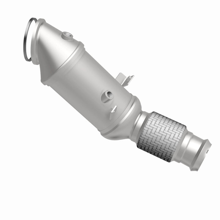 MagnaFlow OEM-Grade Direct-Fit Catalytic Converter - BMW 330i 430i 530e X3 2017-2024 2.0L, 360 degree view