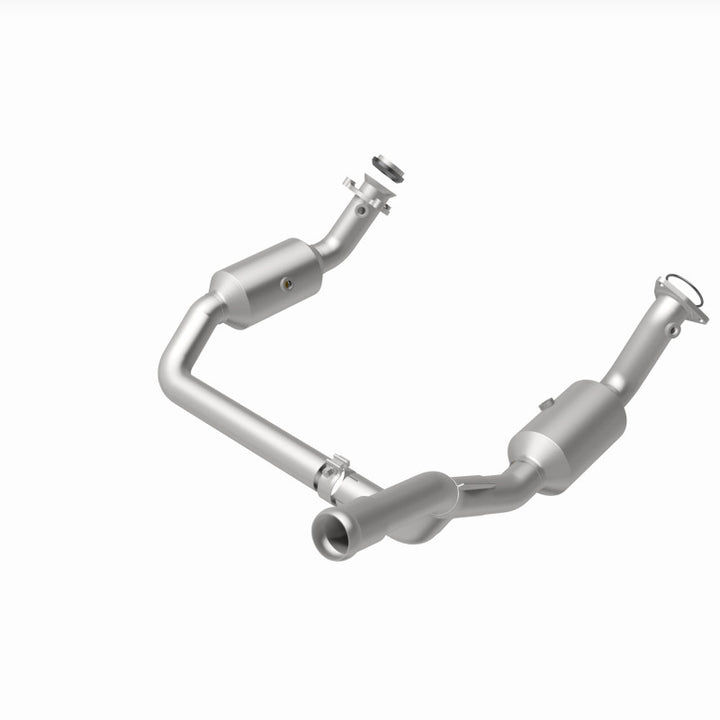 MagnaFlow OEM-Grade Direct-Fit Catalytic Converter - Chevrolet Silverado 1500 2019-2023 4.3L - Underbody, view 25