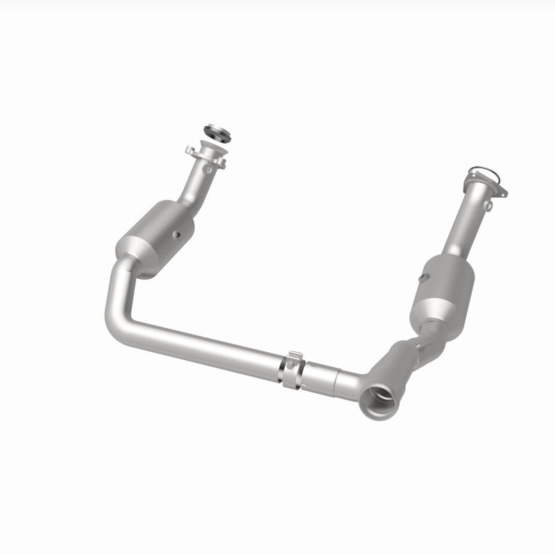 MagnaFlow OEM-Grade Direct-Fit Catalytic Converter - Chevrolet Silverado 1500 2019-2023 4.3L - Underbody, view 3