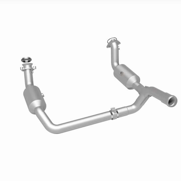 MagnaFlow OEM-Grade Direct-Fit Catalytic Converter - Chevrolet Silverado 1500 2019-2023 4.3L - Underbody, view 30