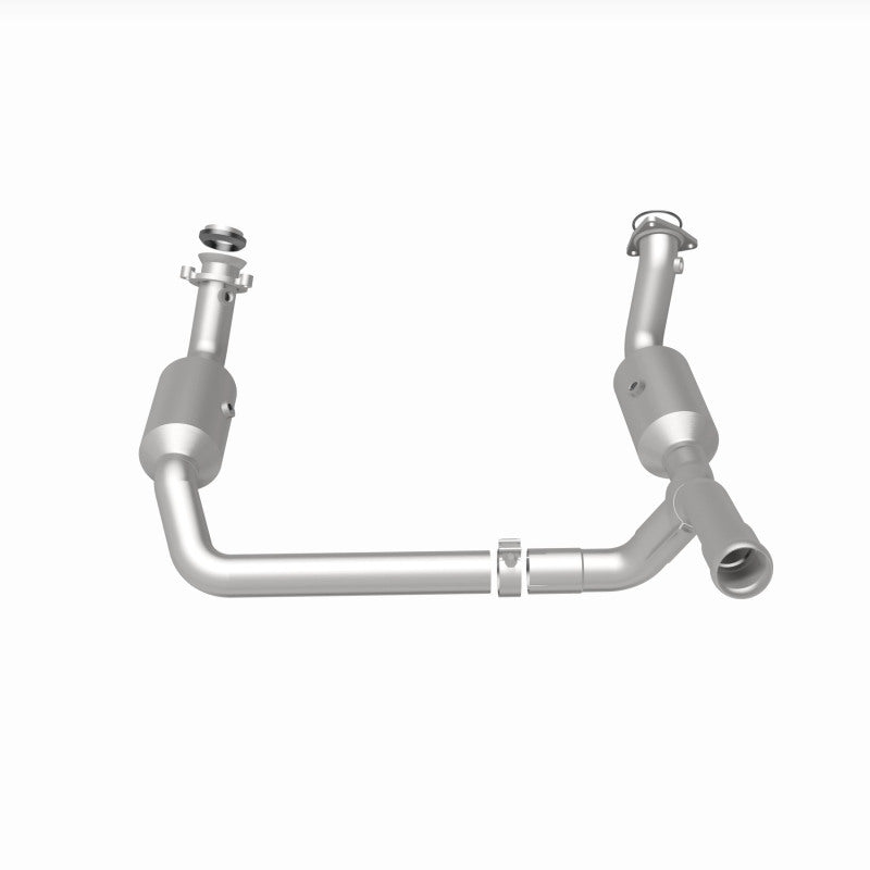 MagnaFlow OEM-Grade Direct-Fit Catalytic Converter - Chevrolet Silverado 1500 2019-2023 4.3L - Underbody, view 32