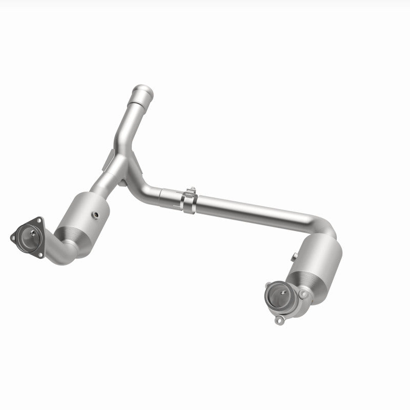 MagnaFlow OEM-Grade Direct-Fit Catalytic Converter - Chevrolet Silverado 1500 2019-2023 4.3L - Underbody, view 7