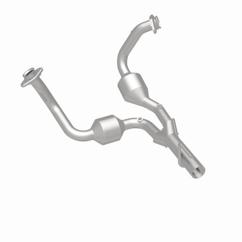 MagnaFlow OEM-Grade Direct-Fit Catalytic Converter - Jeep Grand Cherokee 2002-2004 4.7L, view 3