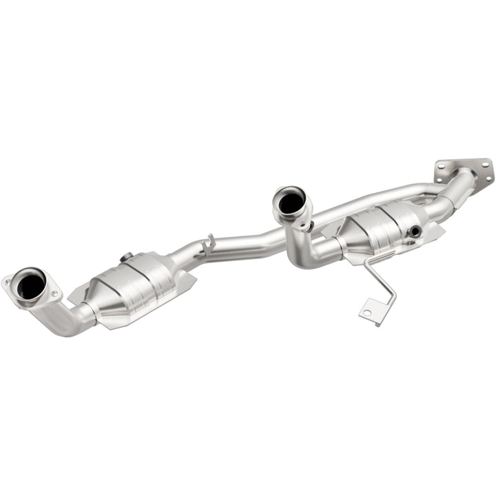 MagnaFlow OEM-Grade Direct-Fit Catalytic Converter - Ford Freestar 2004-2007 3.9L