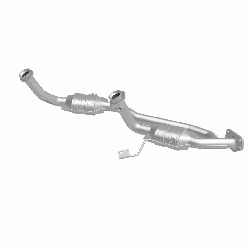 MagnaFlow OEM-Grade Direct-Fit Catalytic Converter - Ford Freestar 2004-2007 3.9L, view 2