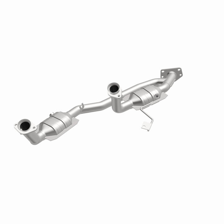 MagnaFlow OEM-Grade Direct-Fit Catalytic Converter - Ford Freestar 2004-2007 3.9L, view 3