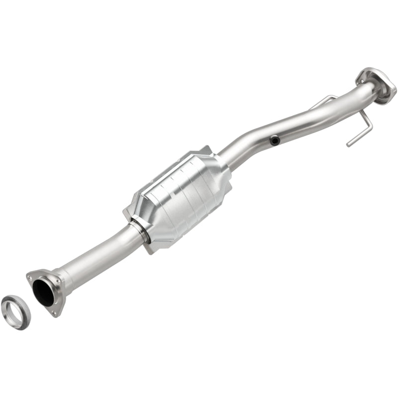MagnaFlow OEM-Grade Direct-Fit Catalytic Converter - Chevrolet Trailblazer 2002-2005 4.2L