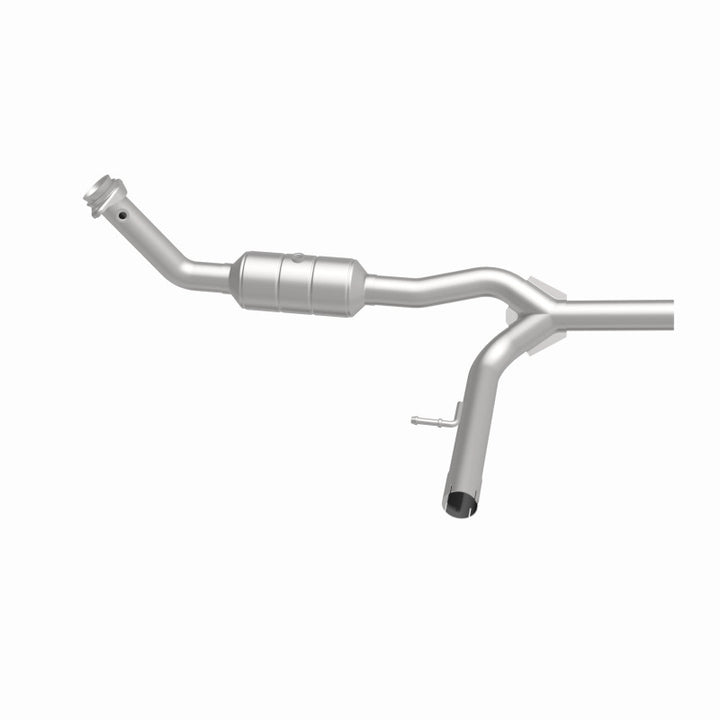 MagnaFlow OEM-Grade Direct-Fit Catalytic Converter - Ford F-150 2004-2008 4.6L V8, view 3