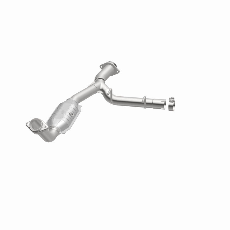 MagnaFlow OEM-Grade Direct-Fit Catalytic Converter - Ford Expedition / Lincoln Navigator 5.4L 2003-2006 - Passenger Side, view 40