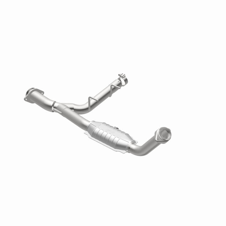 MagnaFlow OEM-Grade Direct-Fit Catalytic Converter - Ford Expedition / Lincoln Navigator 5.4L 2003-2006 - Passenger Side, view 6