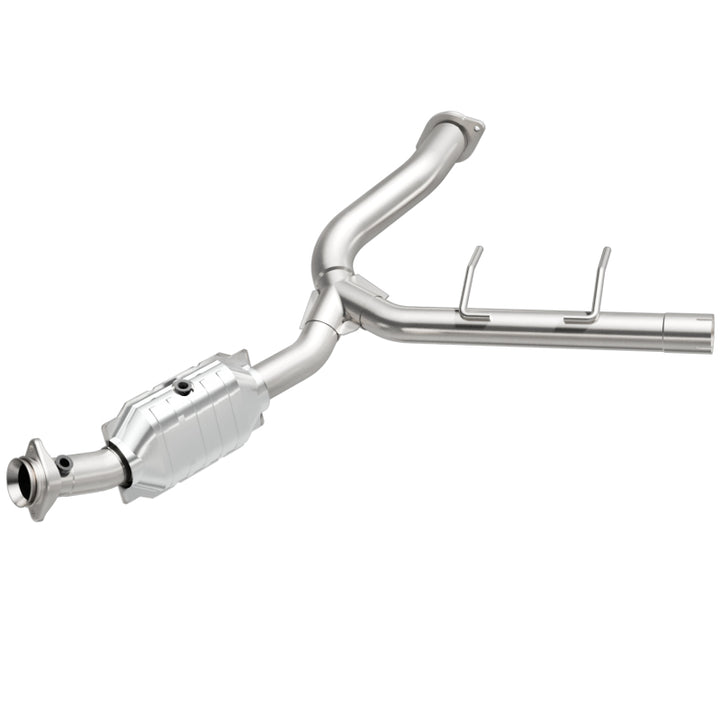 MagnaFlow OEM-Grade Direct-Fit Catalytic Converter - Ford Expedition 2007-2009 - Passenger Side, view 2