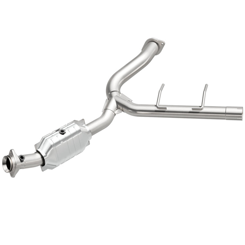 MagnaFlow OEM-Grade Direct-Fit Catalytic Converter - Ford Expedition 2007-2009 - Passenger Side, view 2