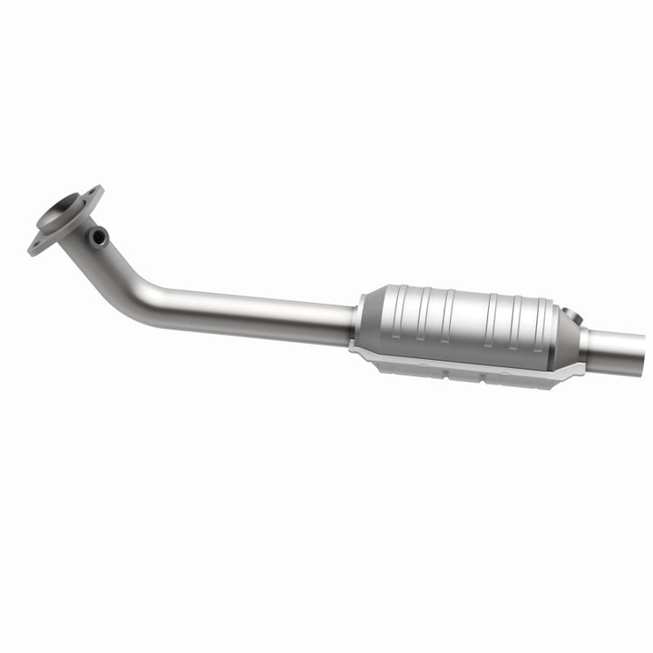 MagnaFlow OEM-Grade Direct-Fit Catalytic Converter - BMW X5 2000-2003 4.4L - Passenger Side, view 4