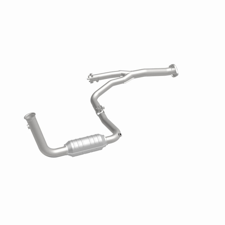 MagnaFlow OEM-Grade Direct-Fit Catalytic Converter - Jeep Liberty 2004 3.7L - Driver Side Front, view 16