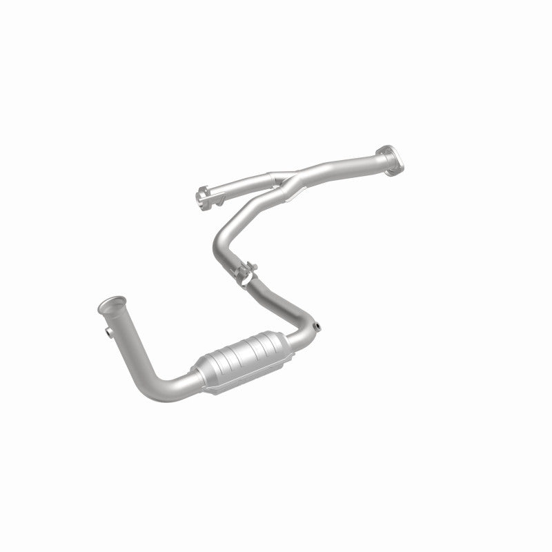MagnaFlow OEM-Grade Direct-Fit Catalytic Converter - Jeep Liberty 2004 3.7L - Driver Side Front, view 3