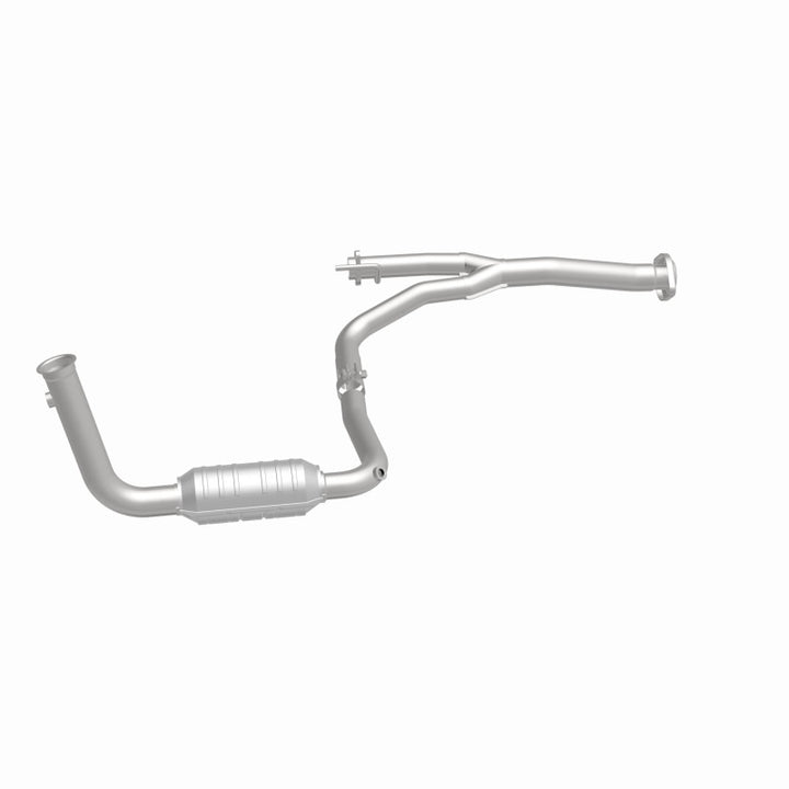 MagnaFlow OEM-Grade Direct-Fit Catalytic Converter - Jeep Liberty 2004 3.7L - Driver Side Front, view 34