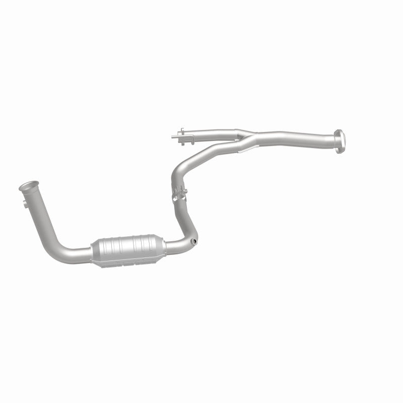 MagnaFlow OEM-Grade Direct-Fit Catalytic Converter - Jeep Liberty 2004 3.7L - Driver Side Front, view 34