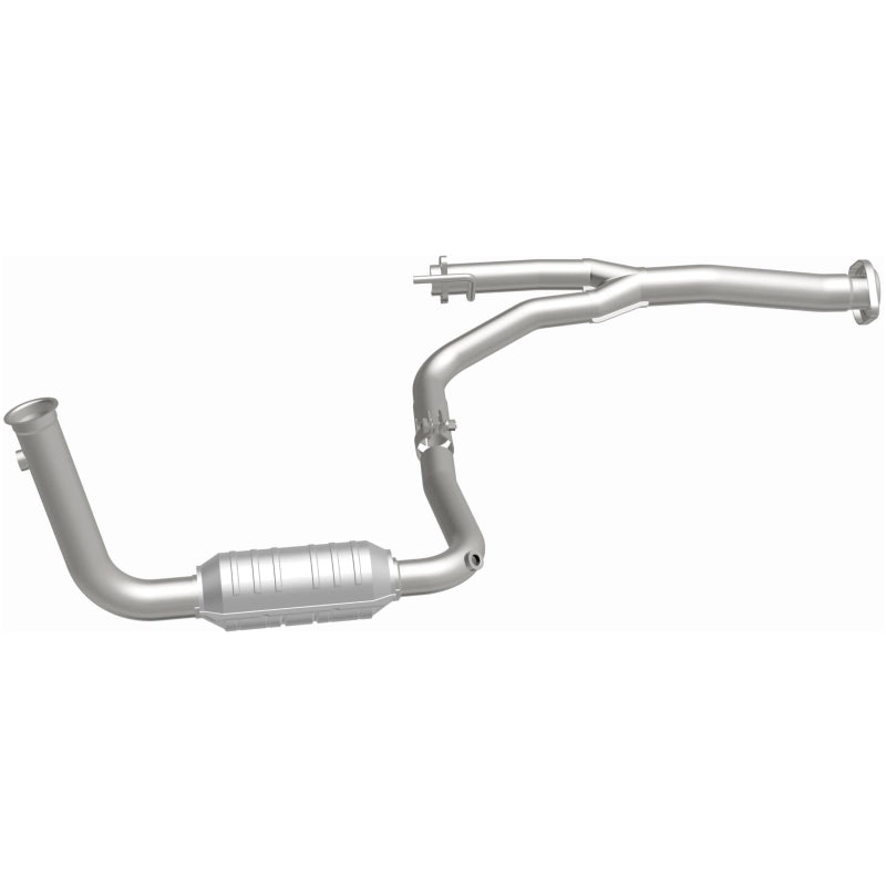 MagnaFlow OEM-Grade Direct-Fit Catalytic Converter - Jeep Liberty 2004 3.7L - Driver Side Front, view 37