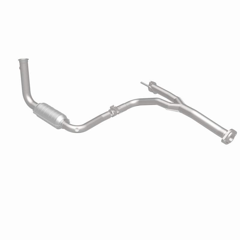 MagnaFlow OEM-Grade Direct-Fit Catalytic Converter - Jeep Liberty 2004 3.7L - Driver Side Front, view 5