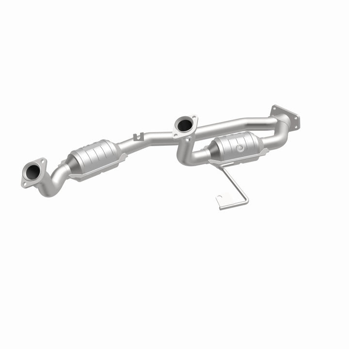 MagnaFlow OEM-Grade Direct-Fit Catalytic Converter - Ford Windstar 2001-2003 3.8L, 360 degree view