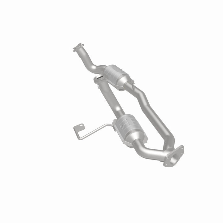 MagnaFlow OEM-Grade Direct-Fit Catalytic Converter - Ford Windstar 2001-2003 3.8L, 360 degree view