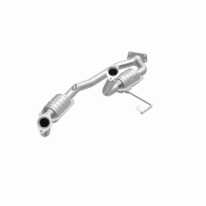 MagnaFlow OEM-Grade Direct-Fit Catalytic Converter - Ford Windstar 2001-2003 3.8L, 360 degree view