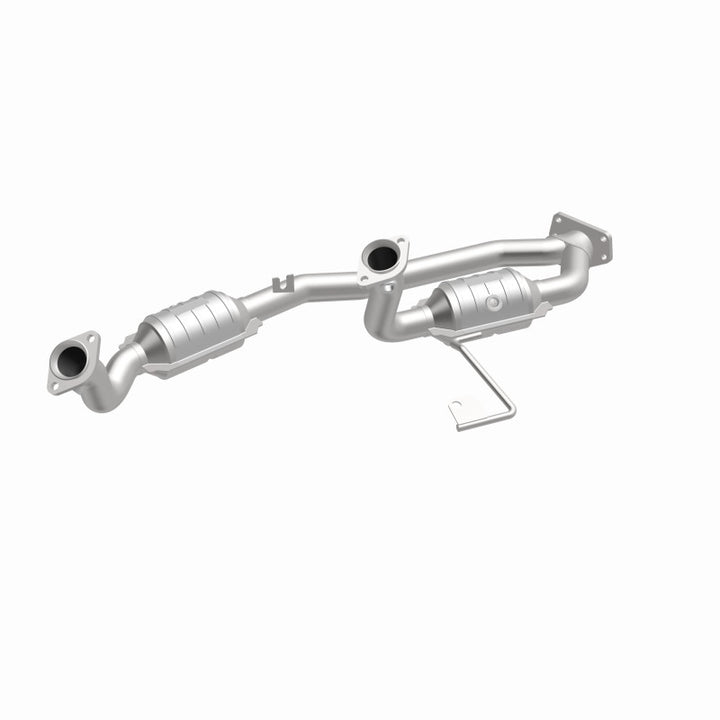 MagnaFlow OEM-Grade Direct-Fit Catalytic Converter - Ford Windstar 2001-2003 3.8L, 360 degree view