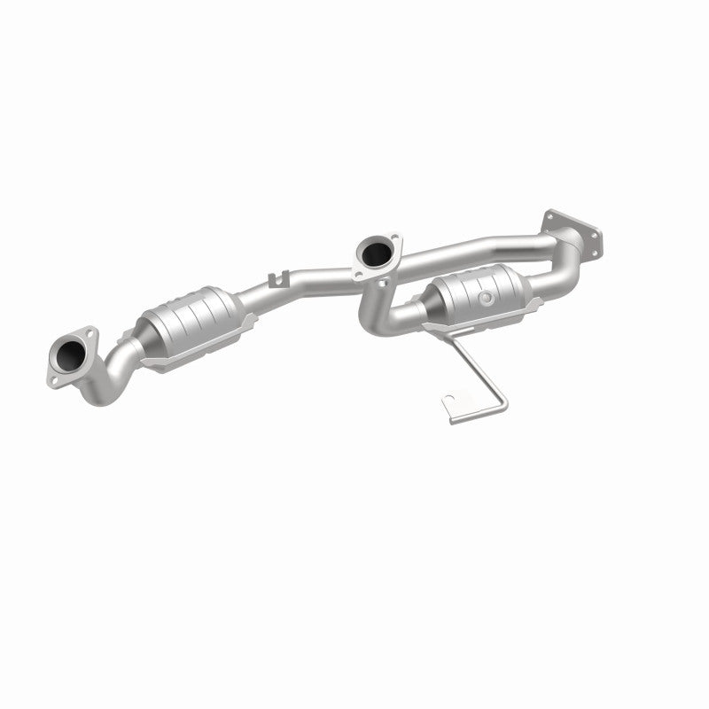MagnaFlow OEM-Grade Direct-Fit Catalytic Converter - Ford Windstar 2001-2003 3.8L, 360 degree view