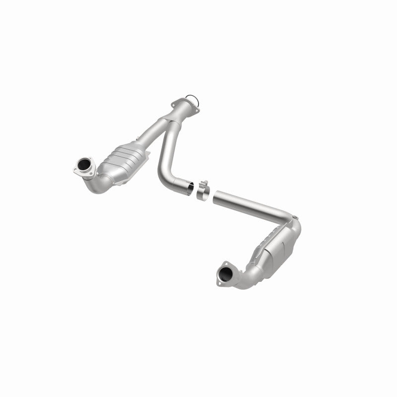 MagnaFlow OEM-Grade Direct-Fit Catalytic Converter - Chevrolet Silverado 2500 HD GMC Sierra 2500 HD 2007-2010 6.0L - Y-Pipe, view 3