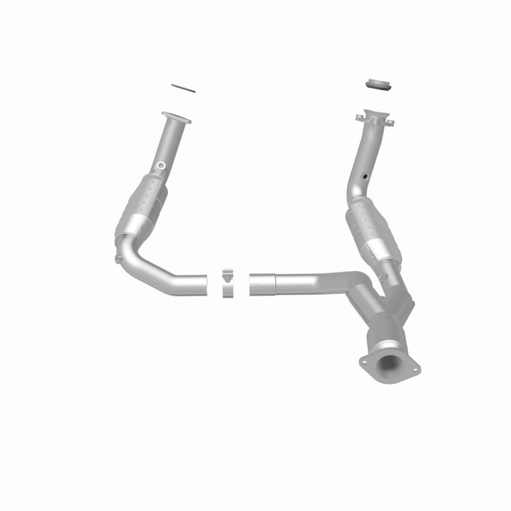 MagnaFlow OEM-Grade Direct-Fit Catalytic Converter - Chevrolet Trailblazer GMC Envoy 2006-2009 5.3L 6.0L, view 3