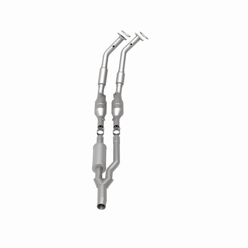 MagnaFlow OEM-Grade Direct-Fit Catalytic Converter - Audi TT Quattro 3.2L (2008-2009), 360 degree view