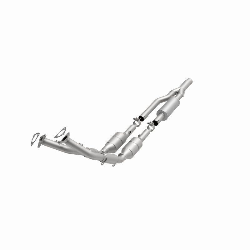 MagnaFlow OEM-Grade Direct-Fit Catalytic Converter - Audi TT Quattro 3.2L (2008-2009), 360 degree view
