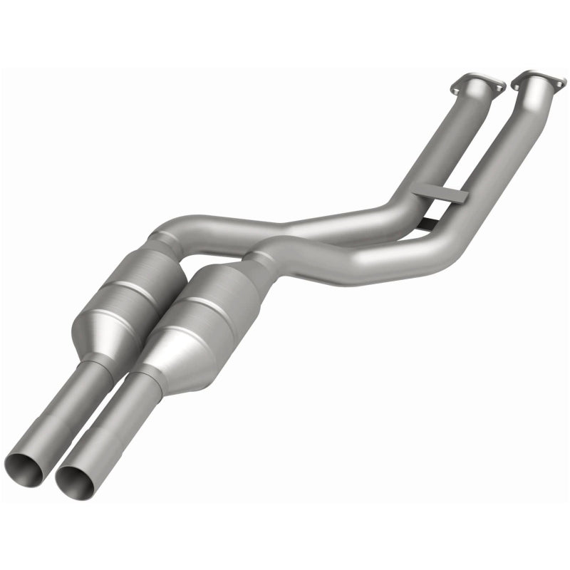 MagnaFlow OEM-Grade Direct-Fit Catalytic Converter - BMW 325i / 330i 2.5L / 3.0L 2001-2006 - Rear, view 25
