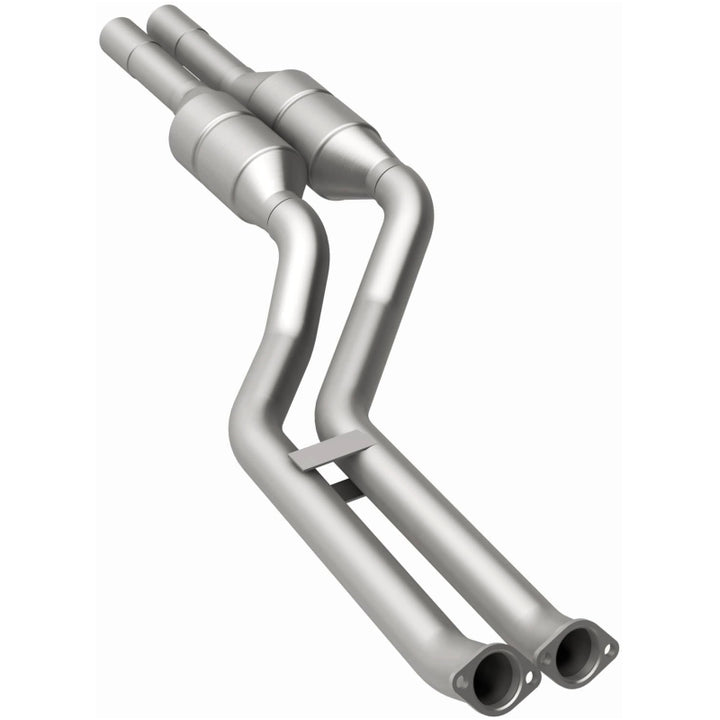 MagnaFlow OEM-Grade Direct-Fit Catalytic Converter - BMW 325i / 330i 2.5L / 3.0L 2001-2006 - Rear, view 3