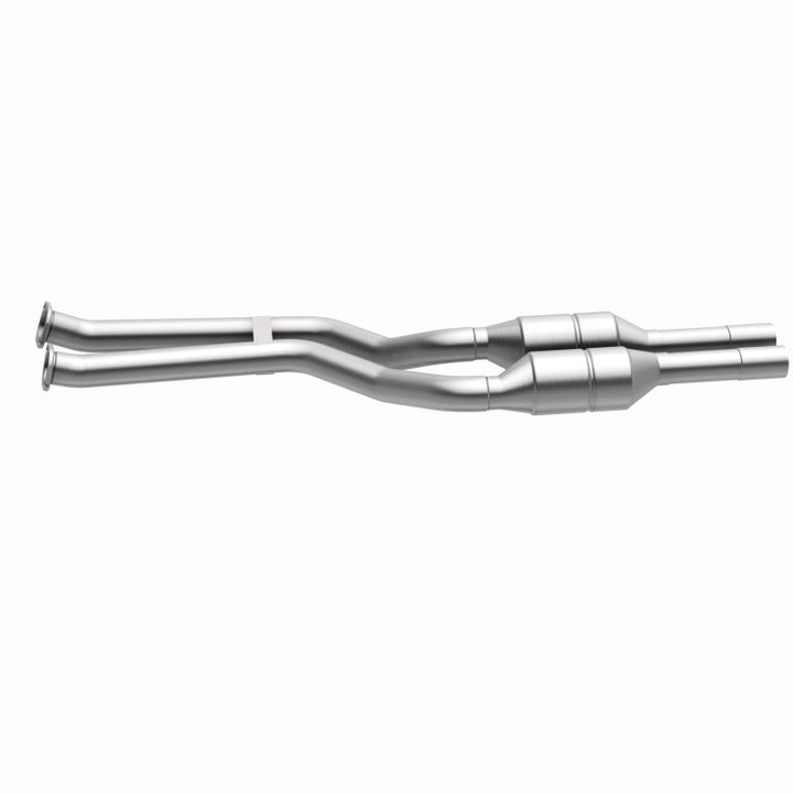 MagnaFlow OEM-Grade Direct-Fit Catalytic Converter - BMW 325i / 330i 2.5L / 3.0L 2001-2006 - Rear, view 33
