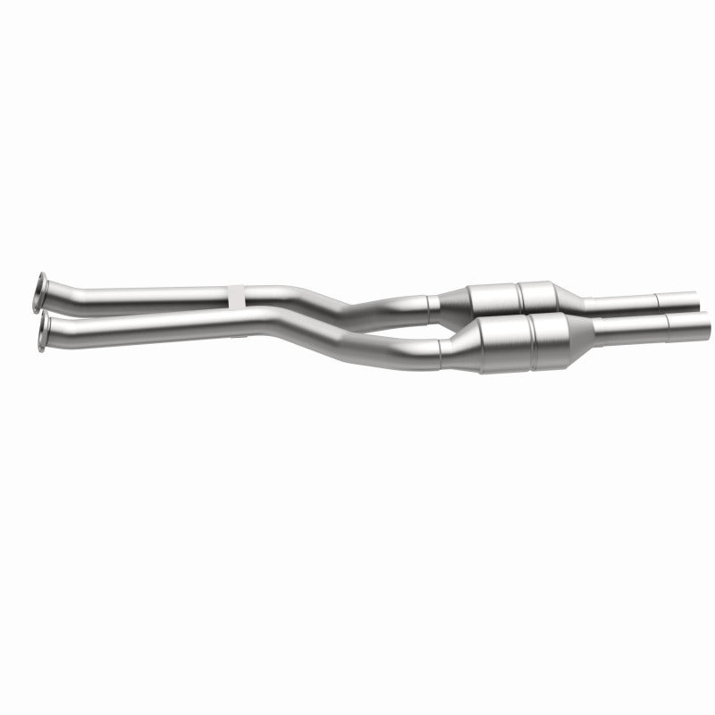 MagnaFlow OEM-Grade Direct-Fit Catalytic Converter - BMW 325i / 330i 2.5L / 3.0L 2001-2006 - Rear, view 33