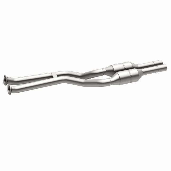 MagnaFlow OEM-Grade Direct-Fit Catalytic Converter - BMW 325i / 330i 2.5L / 3.0L 2001-2006 - Rear, view 38
