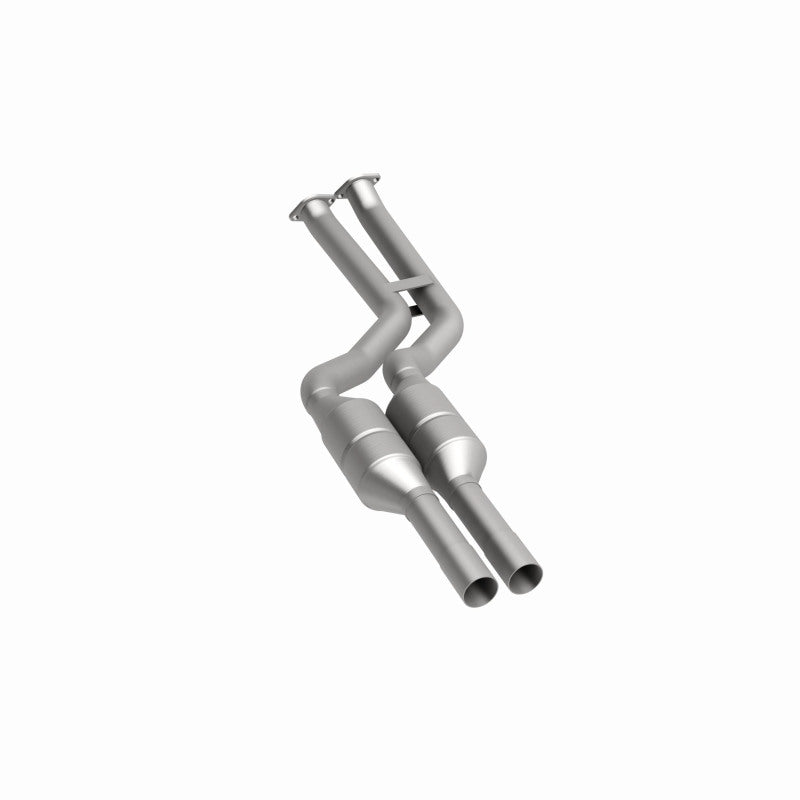 MagnaFlow OEM-Grade Direct-Fit Catalytic Converter - BMW 325i / 330i 2.5L / 3.0L 2001-2006 - Rear, view 39