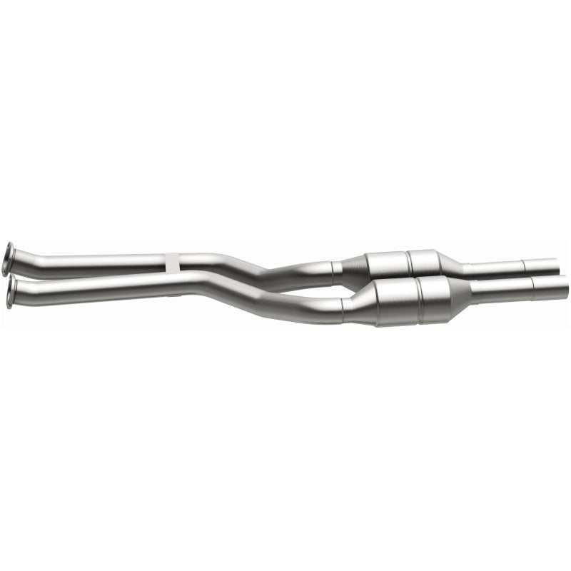 MagnaFlow OEM-Grade Direct-Fit Catalytic Converter - BMW 325i / 330i 2.5L / 3.0L 2001-2006 - Rear, view 42