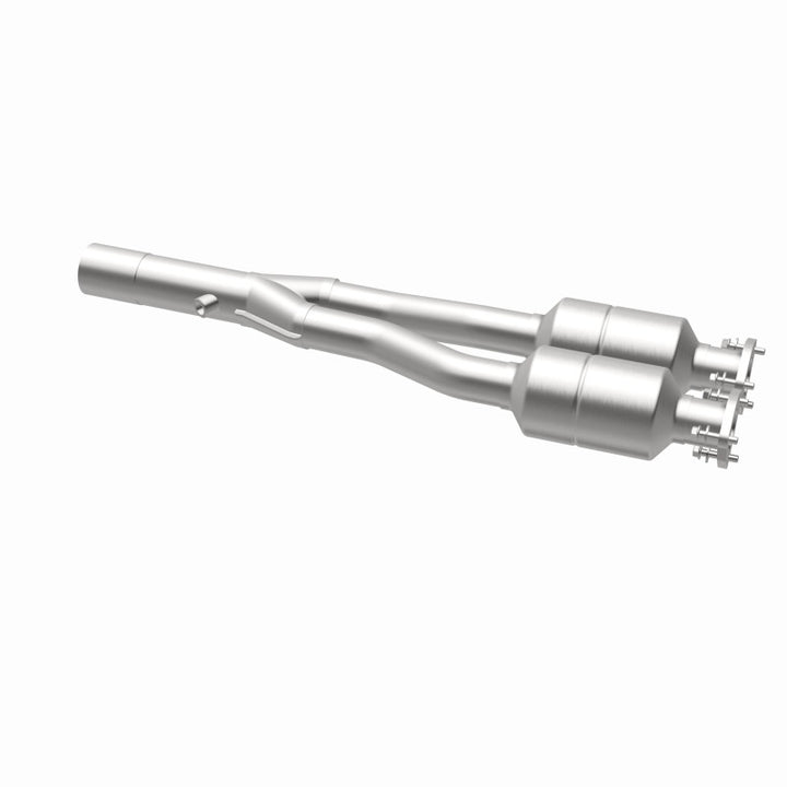 MagnaFlow OEM-Grade Direct-Fit Catalytic Converter - Audi TT Quattro 2000-2006 - Driver Side, 360 degree view