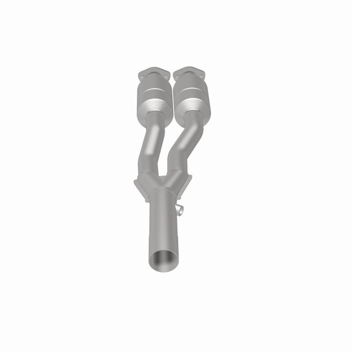 MagnaFlow OEM-Grade Direct-Fit Catalytic Converter - Audi TT Quattro 2000-2006 - Driver Side, 360 degree view