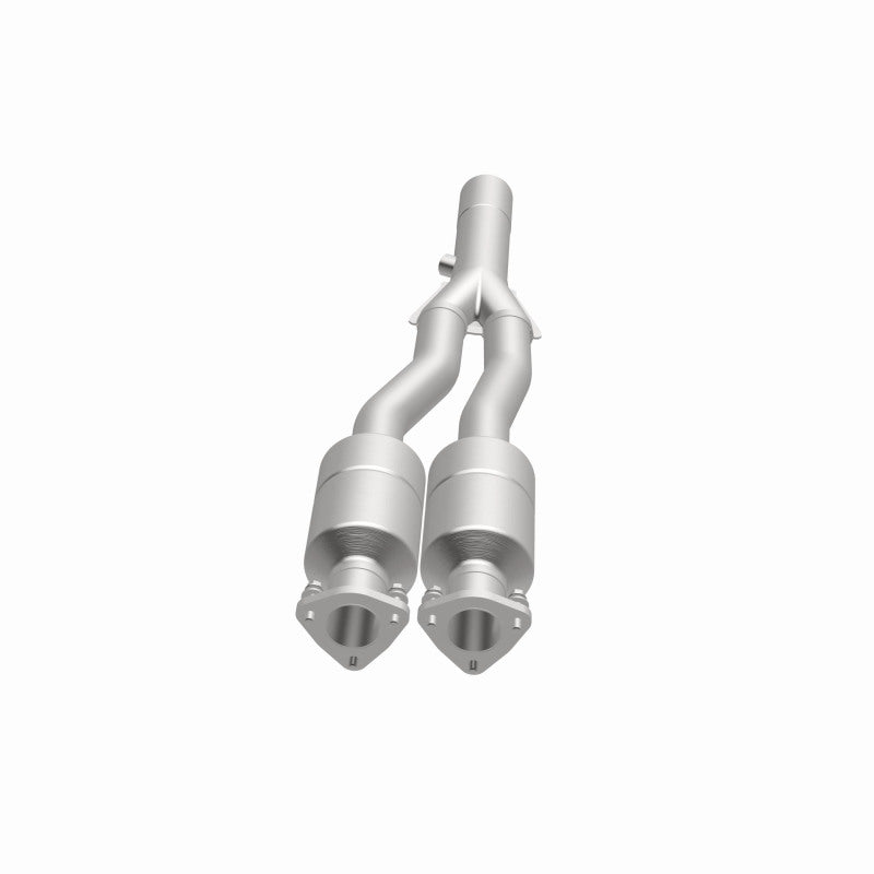 MagnaFlow OEM-Grade Direct-Fit Catalytic Converter - Audi TT Quattro 2000-2006 - Driver Side, 360 degree view