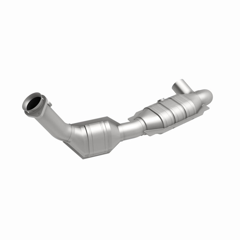 MagnaFlow OEM Grade Direct-Fit Catalytic Converter - Ford F-150 / Expedition 4.6L 2001-2004, 360 degree view