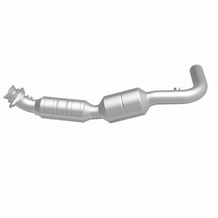 MagnaFlow OEM Grade Direct-Fit Catalytic Converter - Ford E-150 / E-250 4.6L 2005-2007 - Driver Side, 360 degree view