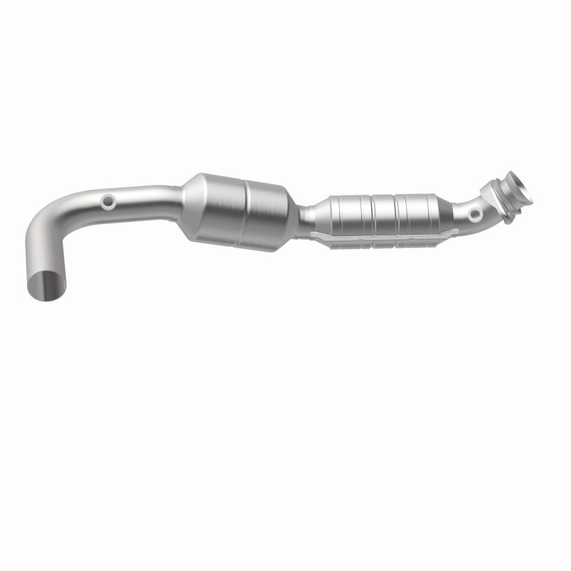 MagnaFlow OEM Grade Direct-Fit Catalytic Converter - Ford E-150 / E-250 4.6L 2005-2007 - Driver Side, 360 degree view