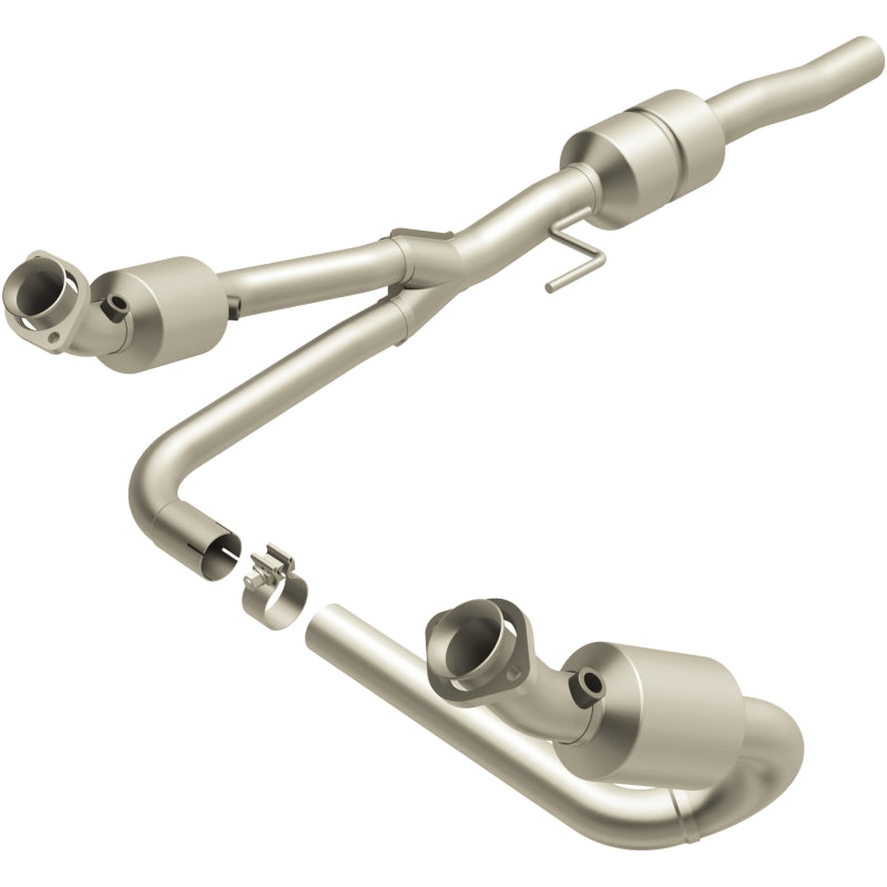 MagnaFlow OEM-Grade Direct-Fit Catalytic Converter - Dodge Durango 2002-2003 5.9L