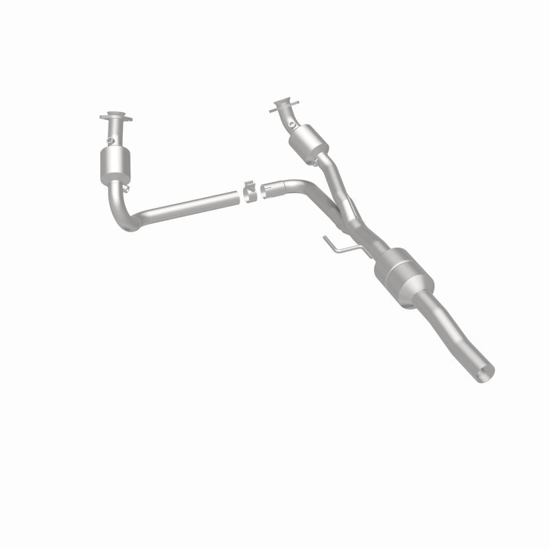 MagnaFlow OEM-Grade Direct-Fit Catalytic Converter - Dodge Durango 2002-2003 5.9L, view 3