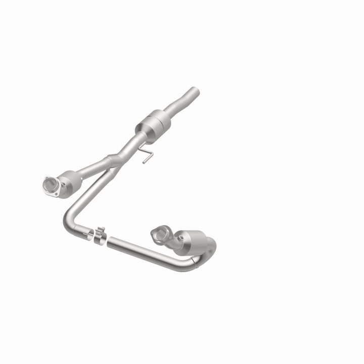 MagnaFlow OEM-Grade Direct-Fit Catalytic Converter - Dodge Durango 2002-2003 5.9L, view 4