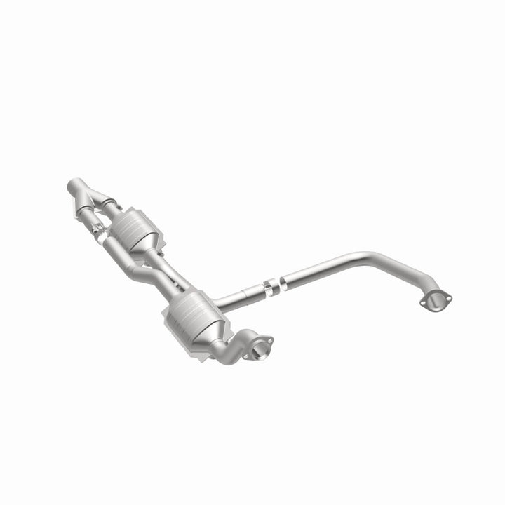 MagnaFlow OEM-Grade Direct-Fit Catalytic Converter - Dodge Ram 2500 3500 2004-2007 5.7L, view 3